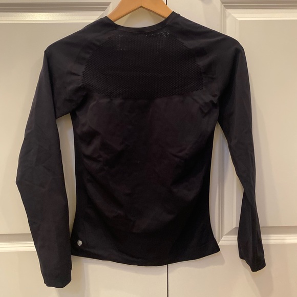 Athletic long sleeve black tshirt - Picture 2 of 2